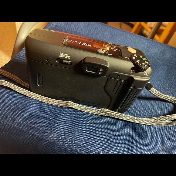 Fujifilm point and shoot - Picture 2 of 3